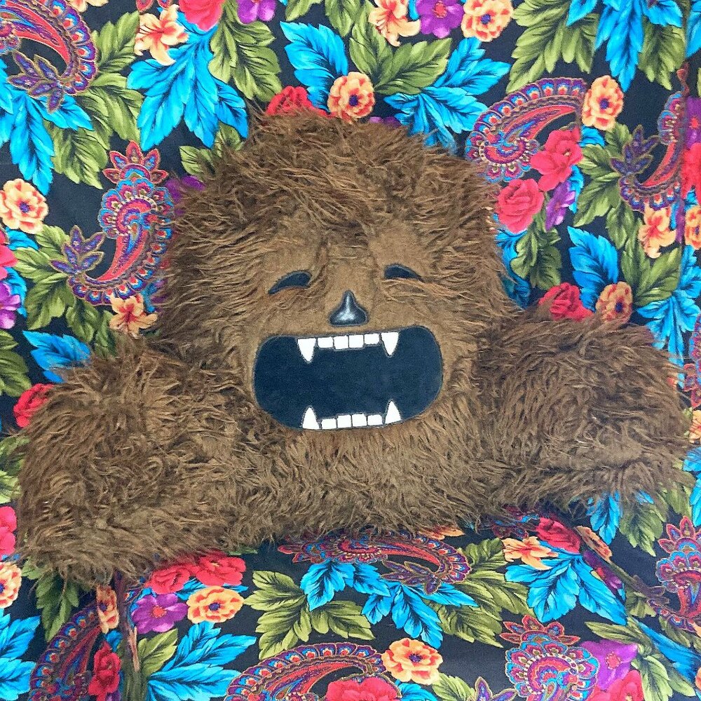 ** RARE ** OFFICIAL STAR WARS CHEWBACCA ADULT PILLOW WOOKIEE FAUX FUR BACKREST